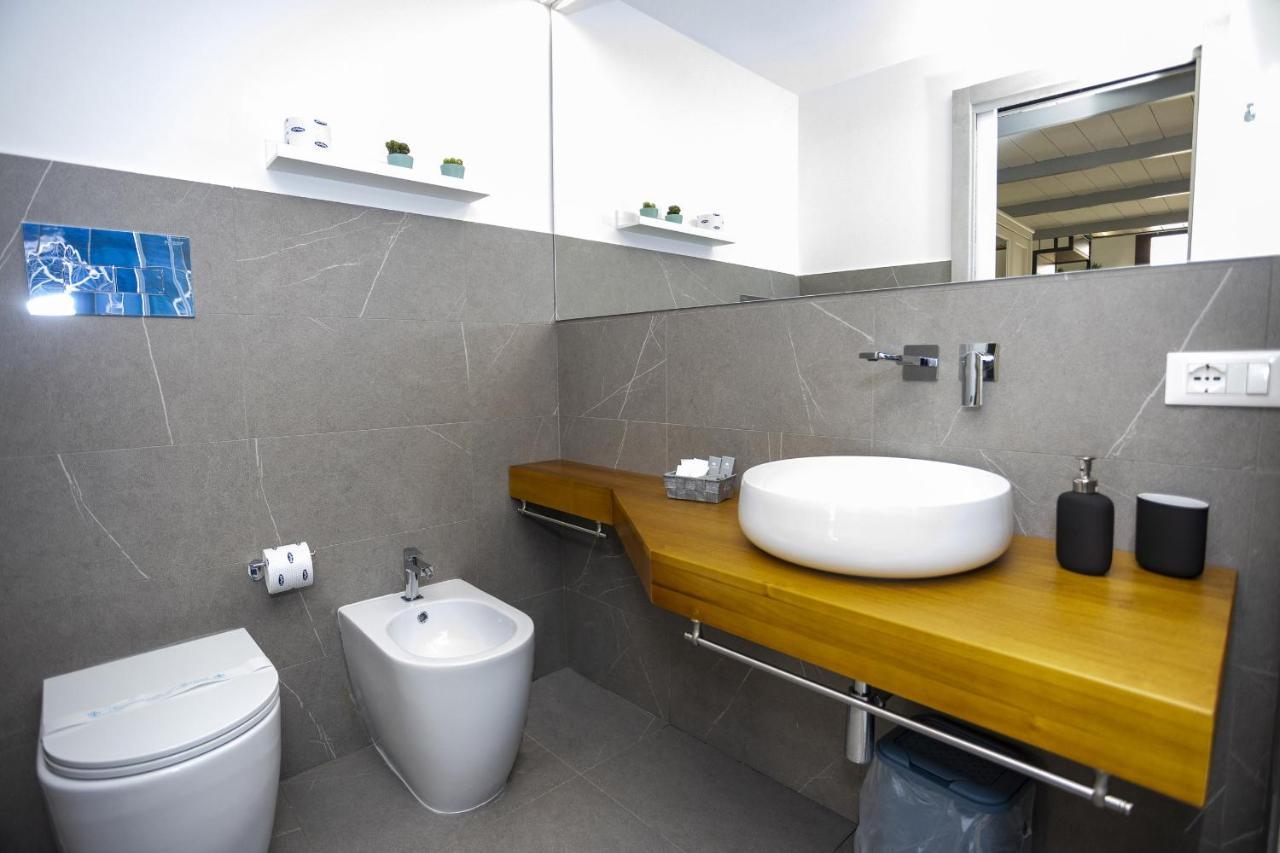 Acquaro Suite Apartments San Vito Lo Capo Rum bild